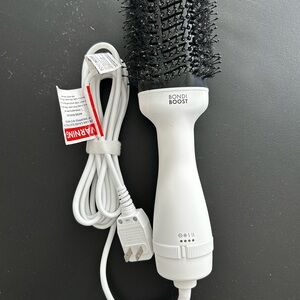 Bondi Boost Blow Dry Brush in White and Black